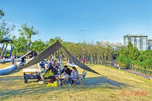 冬日平潭：蓝白主色调，藏着芦苇金黄、刺桐红等暖暖小惊喜(图1)