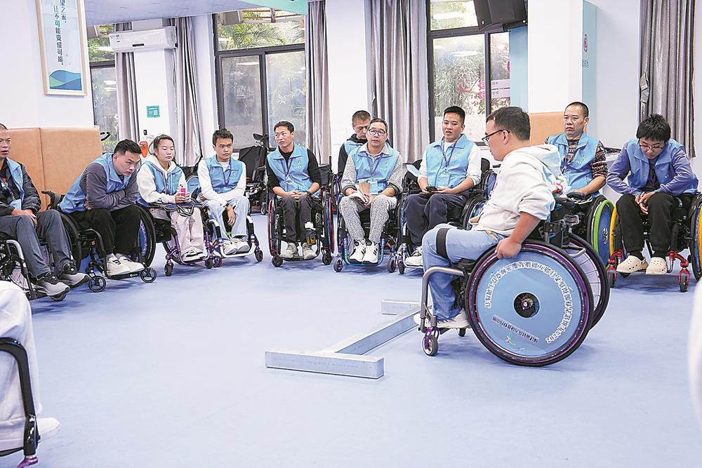 脊髓损伤伤友康复训练忙，努力走出家门回归社会(图4)