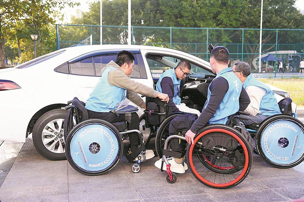 脊髓损伤伤友康复训练忙，努力走出家门回归社会(图7)