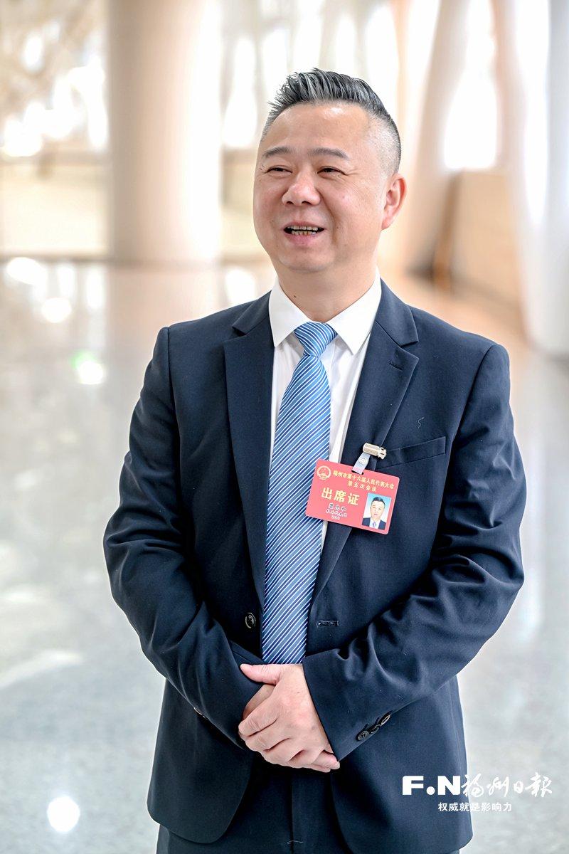 市十六届人大五次会议代表分组审议发言：聚焦小区改造等建议(图1)