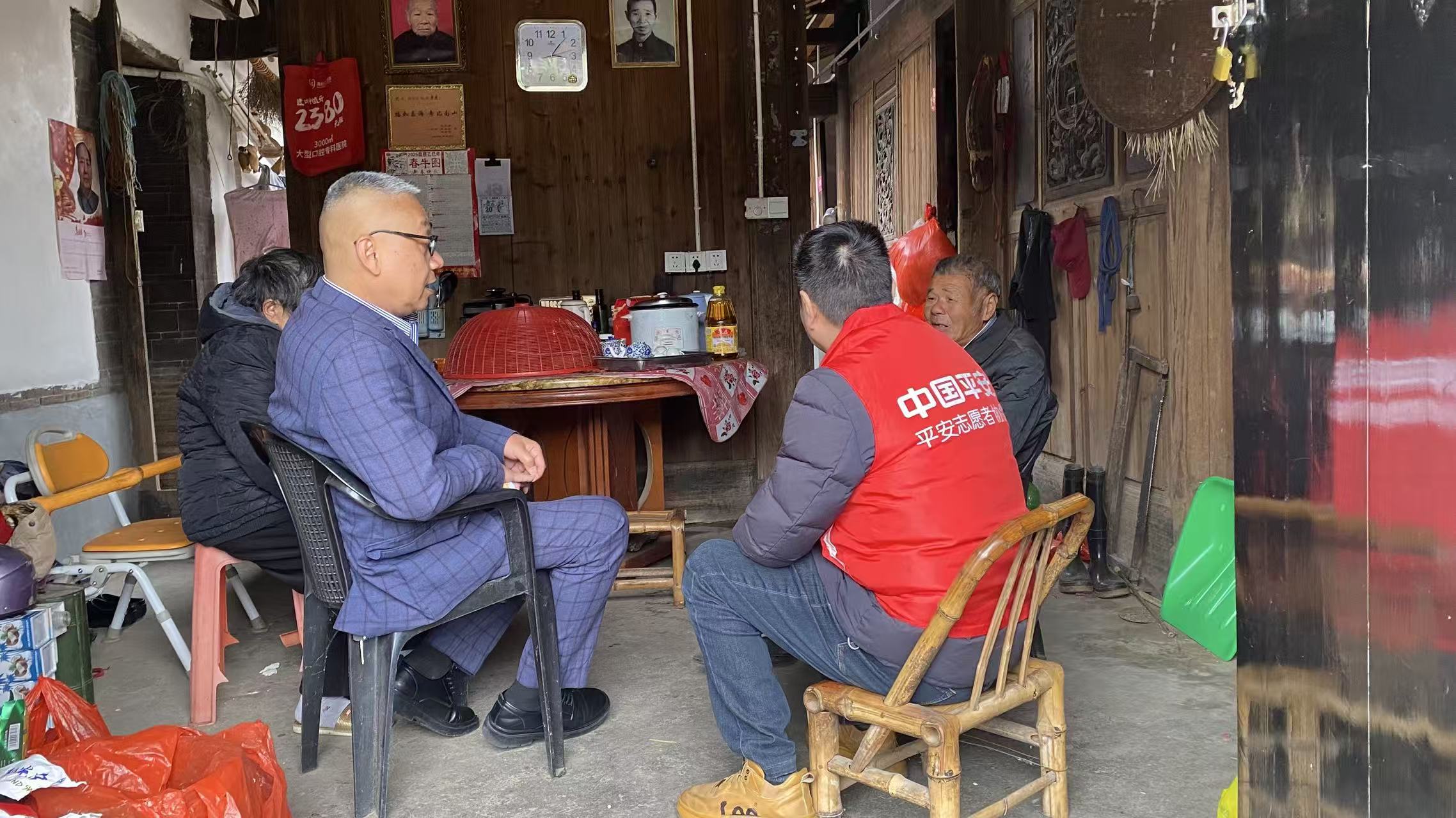 永春农闲时，平安产险走访慰问年前获理赔的困难农户(图1)