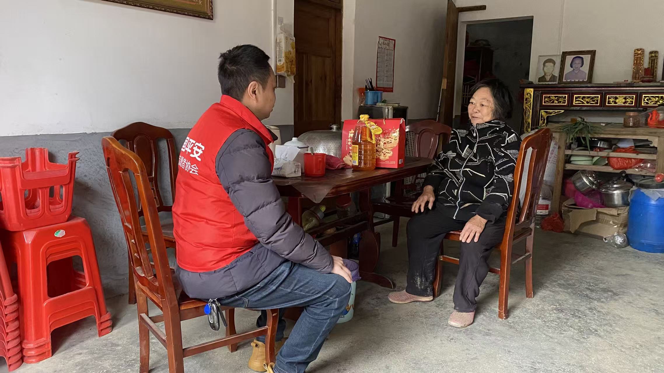 永春农闲时，平安产险走访慰问年前获理赔的困难农户(图2)