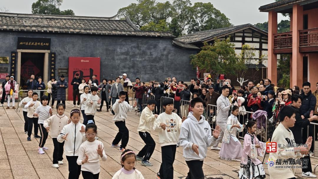 1月25日福州梁厝街区百人鸣鹤拳非遗体验活动热闹举行(图3)