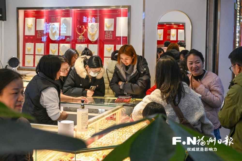 春节前后黄金消费市场新趋势：买工艺、卖品牌、价值战升级(图1)