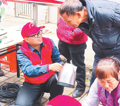 福建小区改造：党员行动办实事，近邻党建促和谐(图2)