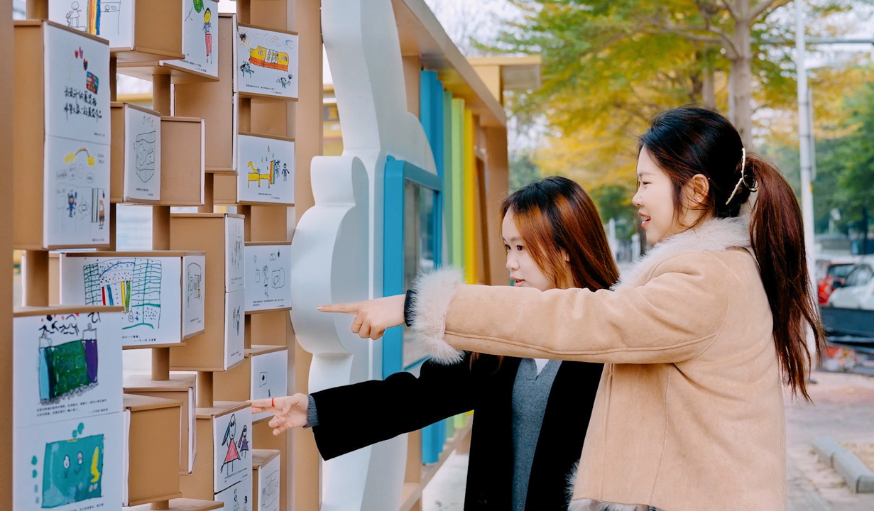 福州这面儿童彩绘墙超美！社区与幼儿园共建，孩子全程参与(图5)