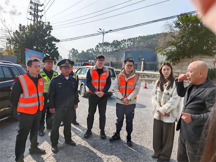 闽清多部门围绕S308线开展滴洒漏专项整治联合行动(图3)