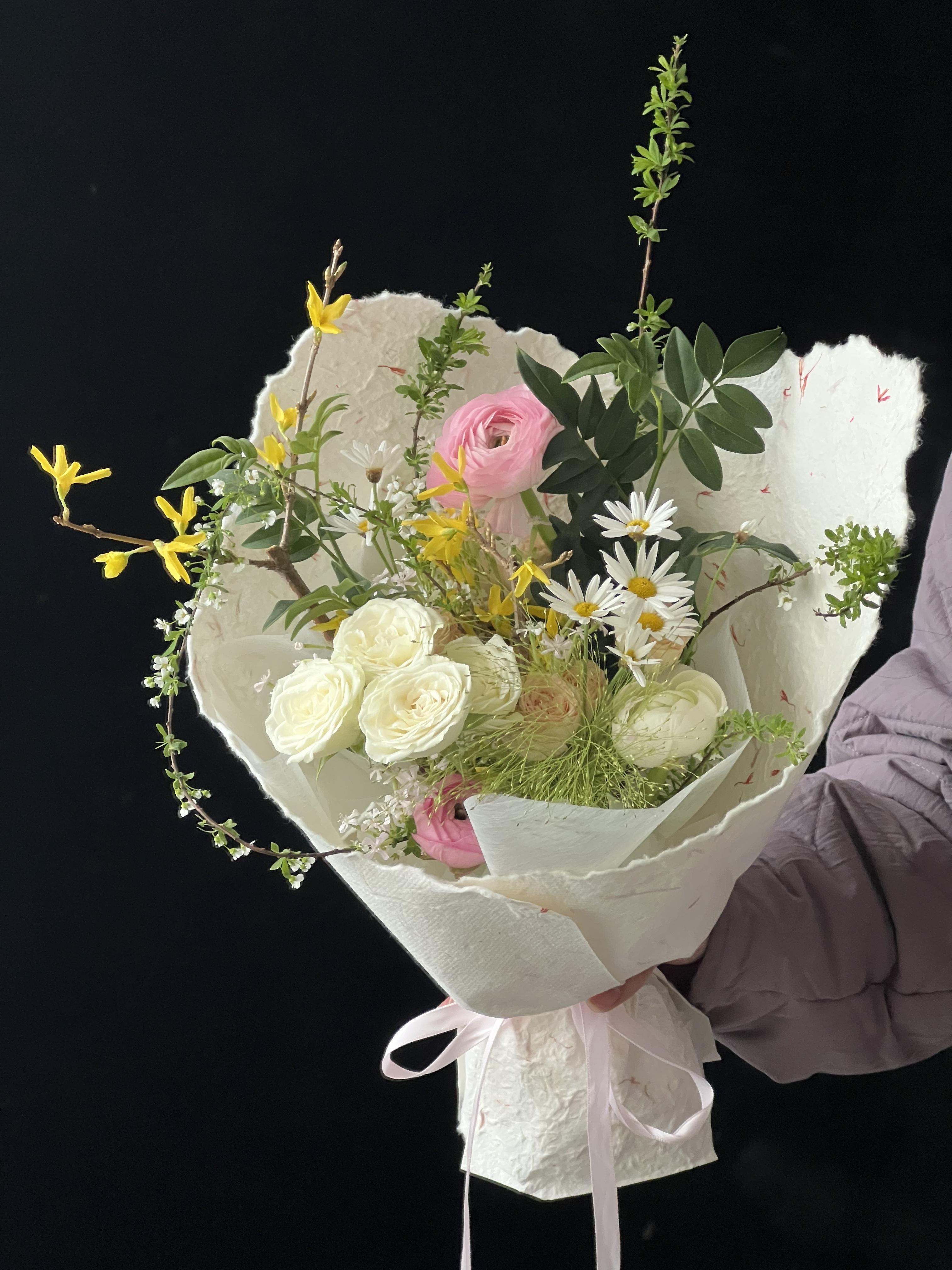 犒赏经济兴起：鲜花成日常‘搭子’，为自己买花渐成常态(图2)