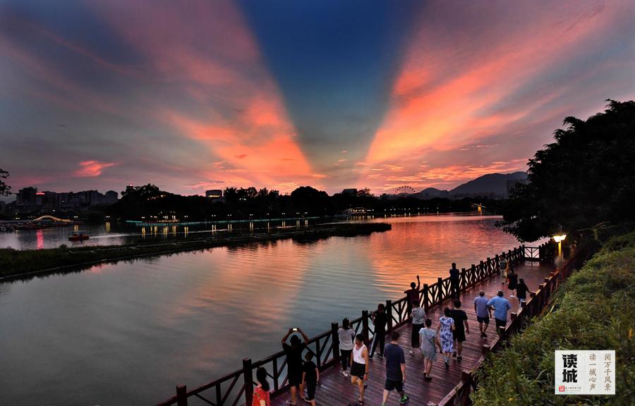 福州西湖公园安装秋千椅，感受流传千年的秋千魅力(图9)