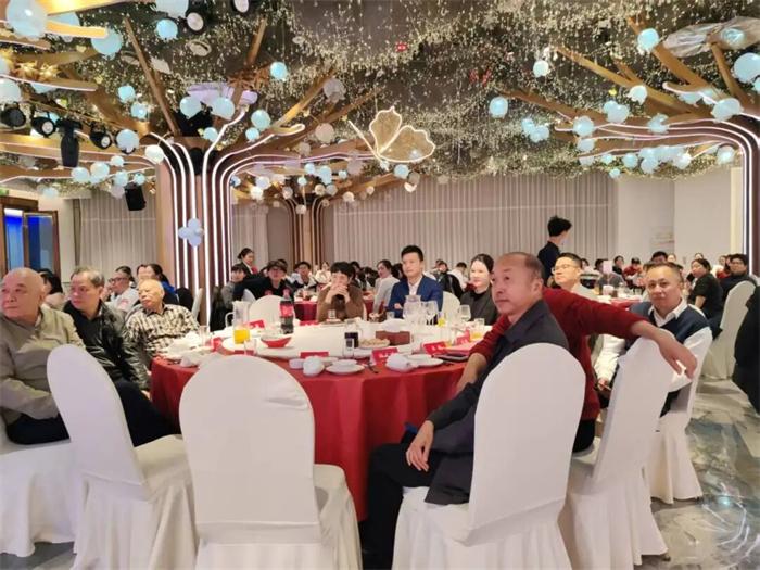 龙岩爱尔眼科2025年度表彰大会暨年终晚宴精彩回顾(图2)